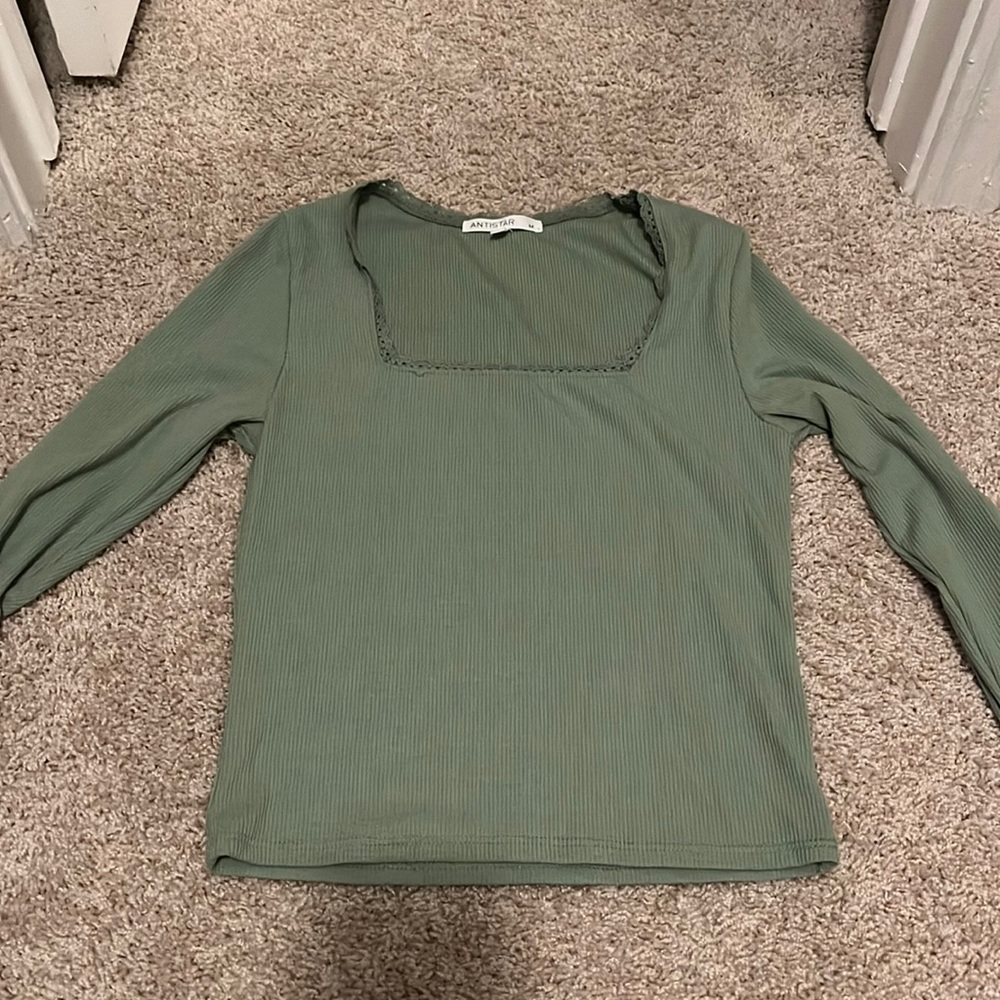 Green long sleep top